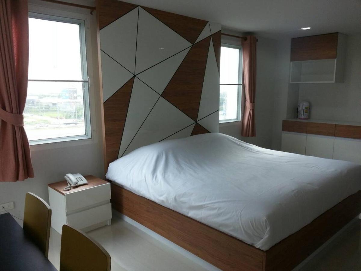 The Seasons Aparthotel Pathum Thani Exterior photo